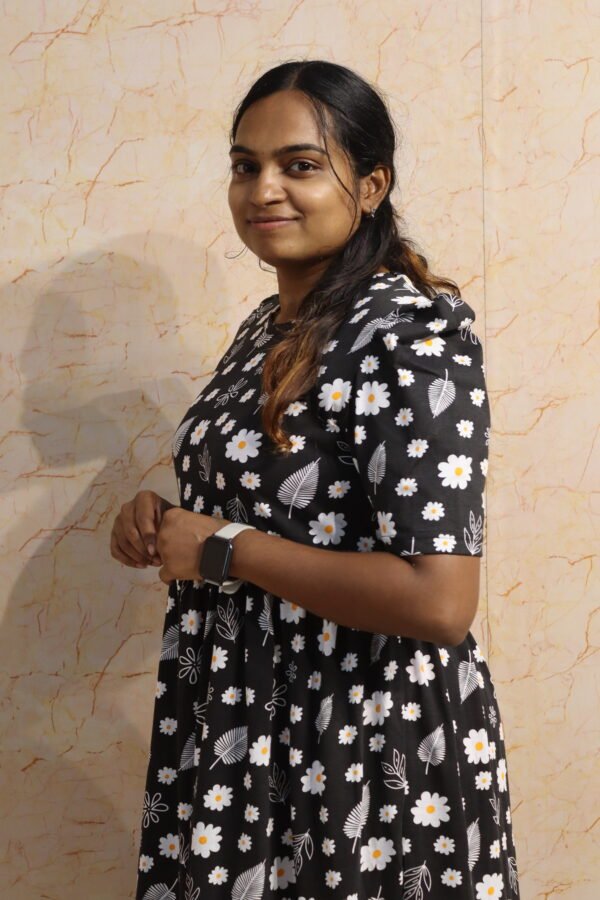 Non Feeding-Puff Sleeve-Black White Flower